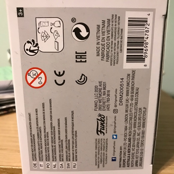 Funko Flocked Mewtwo - Brand New in Box - Picture 6 of 9